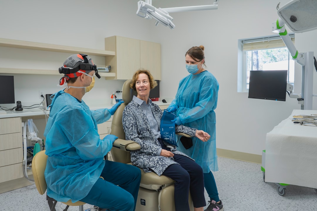 Choosing a Dentist in Huntington Beach: 7 Things HB Locals Should Look For